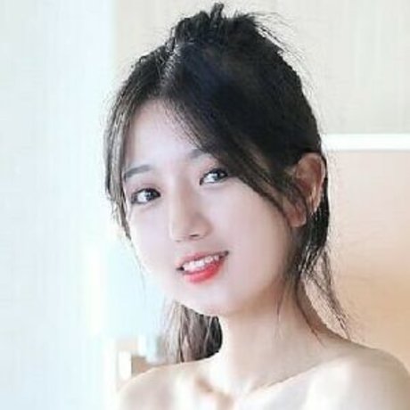 linsivvi303 OnlyFans Leak