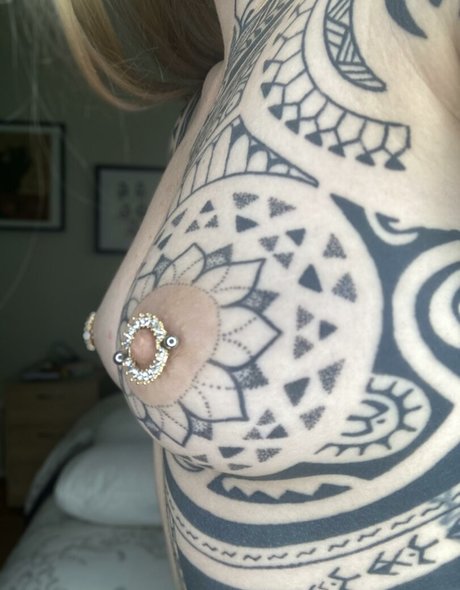 mmm4445 OnlyFans Inhalte