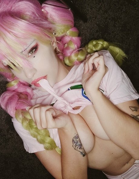 Suzuko Elric OnlyFans schlank