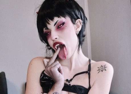 Suzuko Elric OnlyFans Inhalte