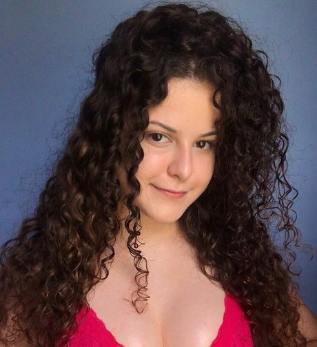 Ana Bluhen Nackt auf OnlyFans Leaks