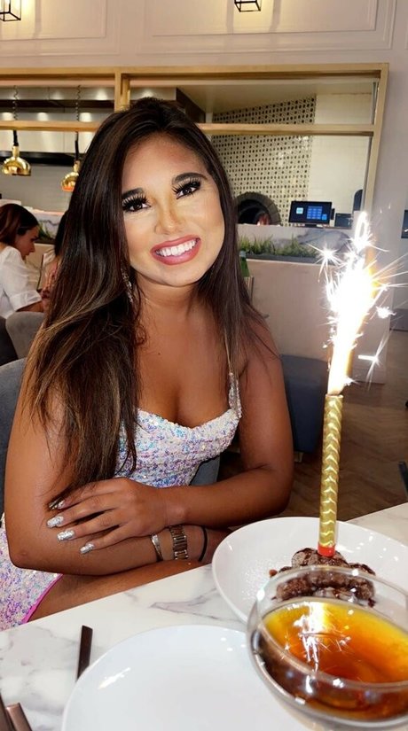 Shari G OnlyFans Brüste Bild