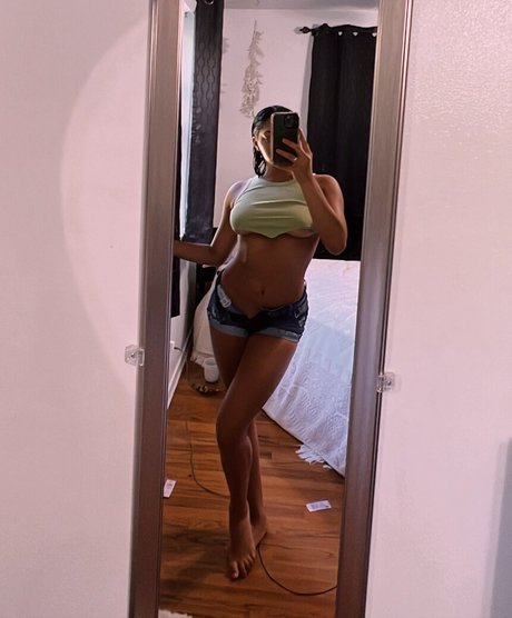 Izzy Clark OnlyFans Leak