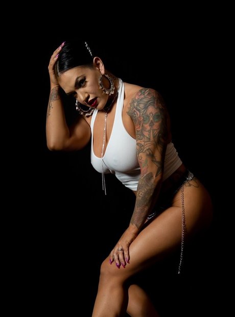 fansly onlyfans Kunstakt Professionell