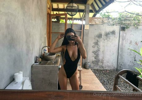 lanemeredith OnlyFans nackte Brüste