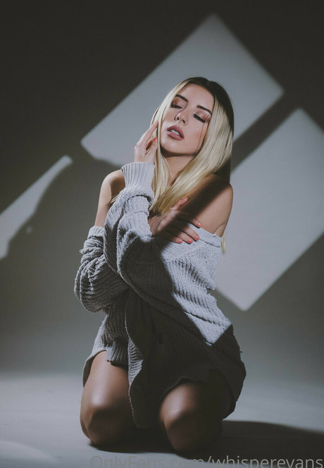 Whisper Evans OnlyFans-Fotos