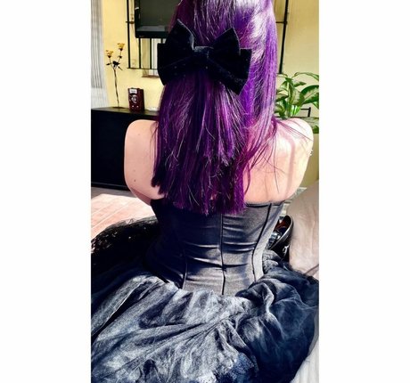 Draculonaa OnlyFans Inhaltstyp