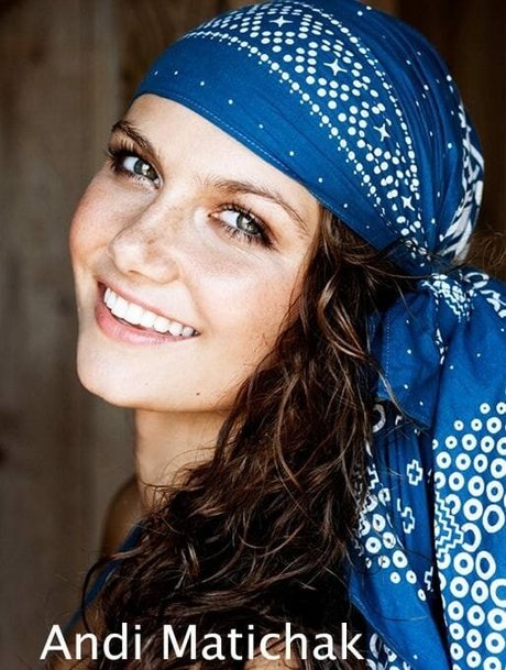 Andi Matichak NurlyFans-Brüste