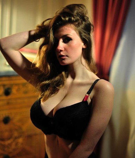 Nora Isabel OnlyFans Leak