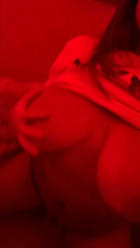 ellieharp3r OnlyFans geleakte Brüste