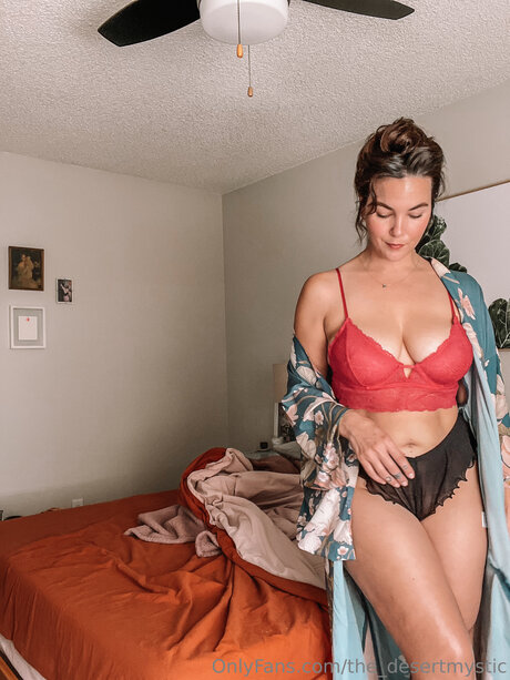 the desertmystic OnlyFans Bilder