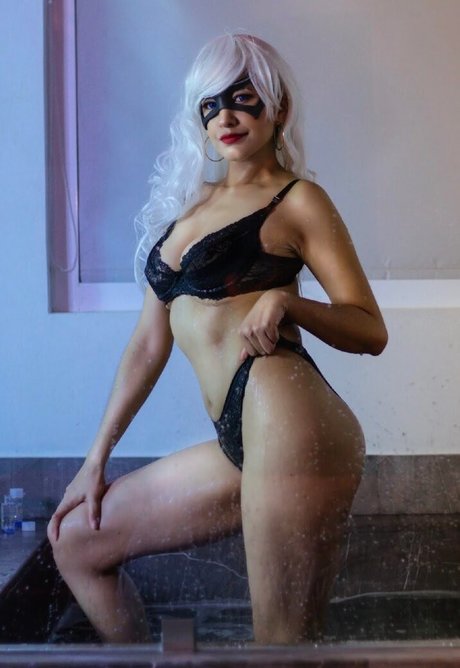 Yaku Cosplay OnlyFans Nacktfotos