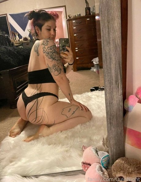QuinNight OnlyFans schlank