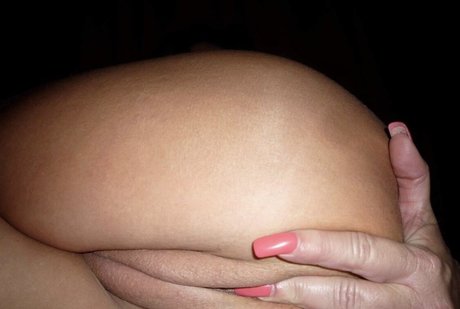 Muse Nina OnlyFans Striptease