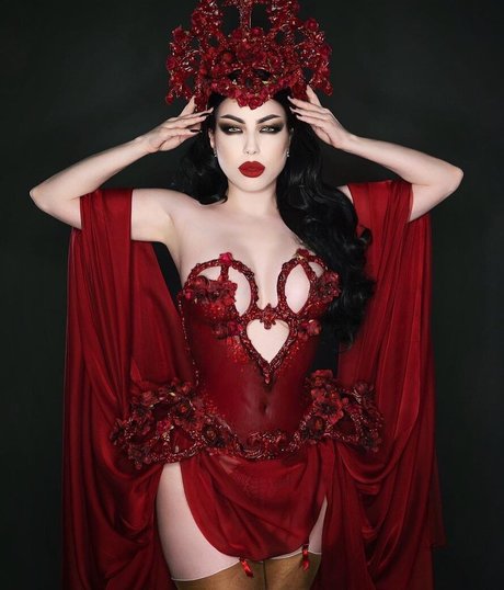 Threnody In Velvet OnlyFans Nacktbilder