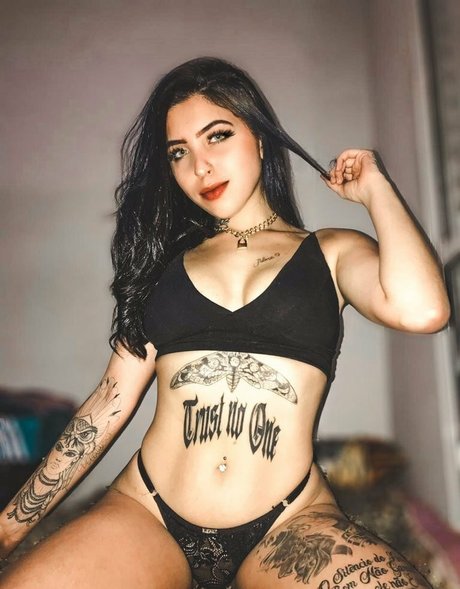 Satti Nacktbilder von OnlyFans