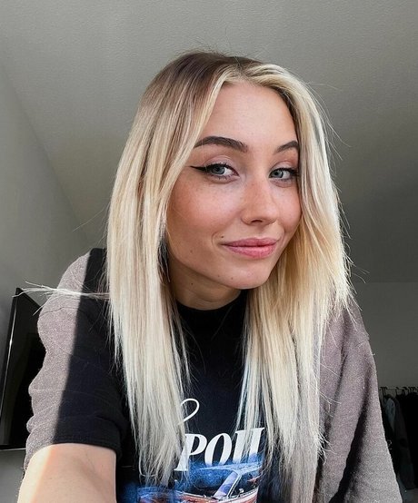 veylaneey Leaks von Nacktbildern auf OnlyFans