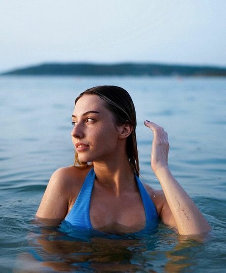 veylaneey OnlyFans Bilder