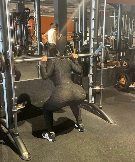 nadine djelassi Nacktbilder OnlyFans Leak