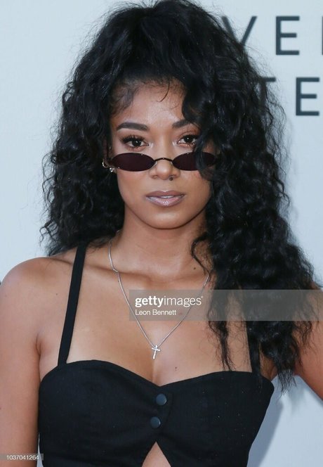 Mila J Nacktbilder von OnlyFans geleakt