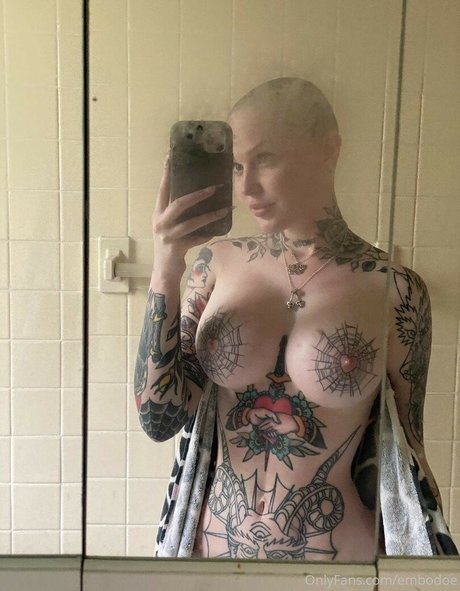 E Boring Nacktbilder von OnlyFans