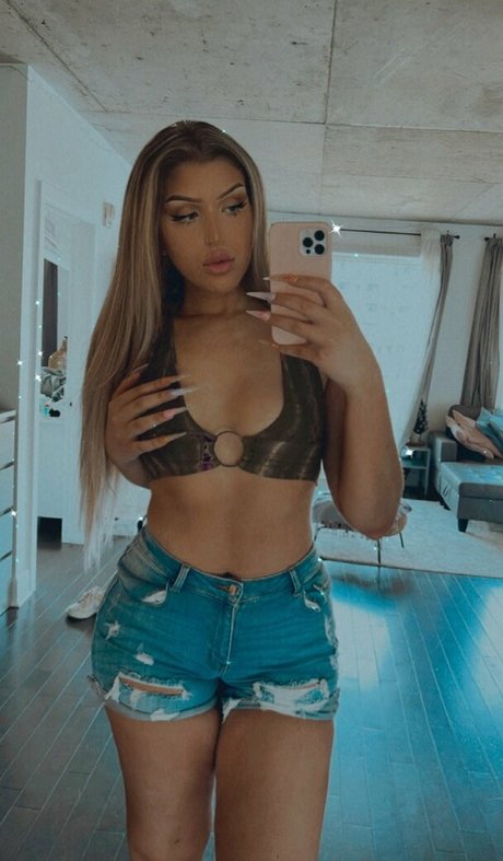 Adea Danielle Füße OnlyFans