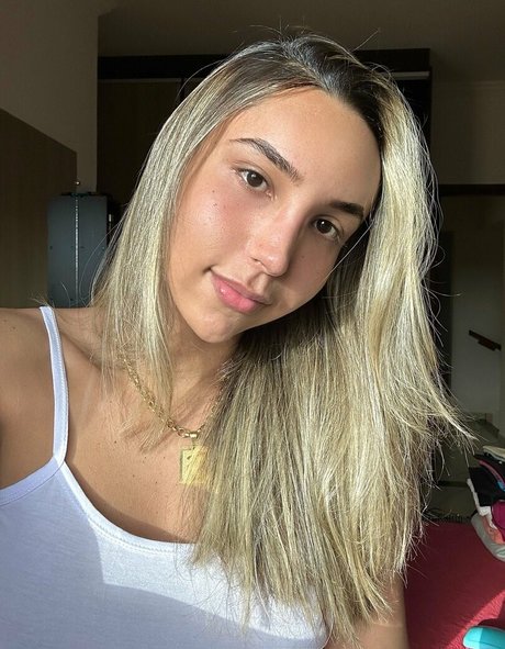 gabeaguiarfe OnlyFans geleakte Brüste