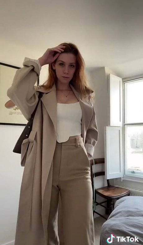 Seen Ellbats Nacktbilder von OnlyFans