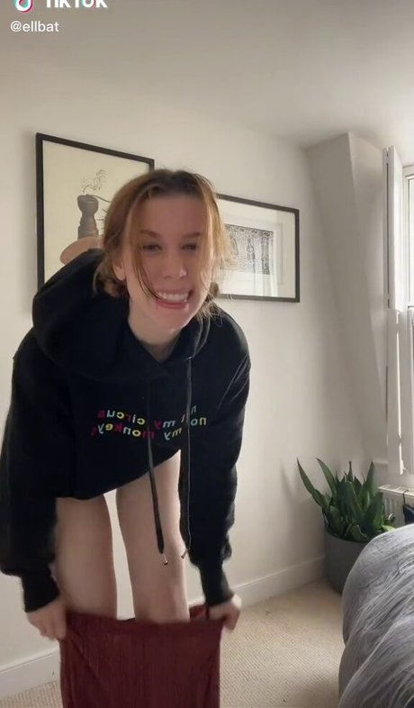 Seen Ellbats OnlyFans Nacktbilder