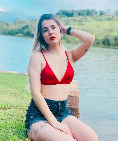 Roberta Pfaff OnlyFans Striptease