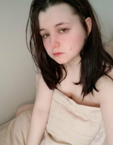 MintyMiyako OnlyFans nackte Brüste