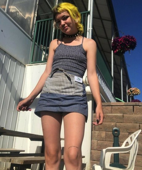 Ch0ke Cherry OnlyFans Lesbisch