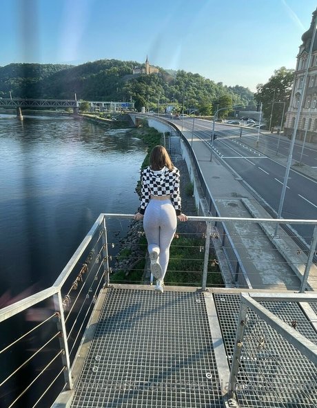 queen burianova OnlyFans Model Fotos