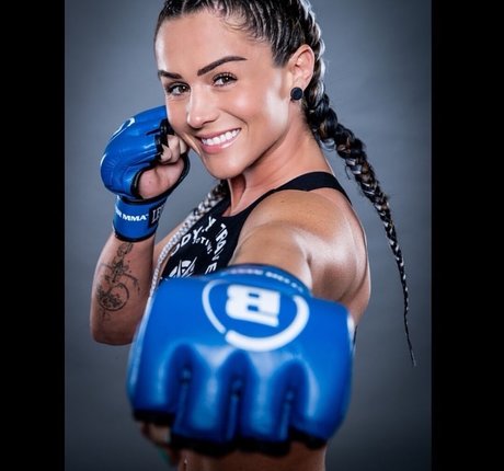 Randi Feld Brüste OnlyFans