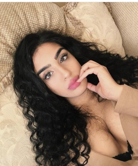 Sherxual NurlyFans-Brüste