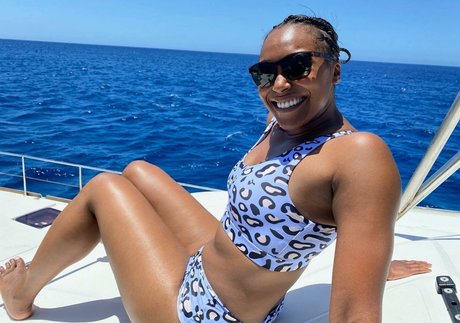 Dr Ebonie Vincent Heiße OnlyFans Inhalte