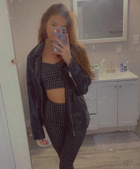 scarlettbabyof NurlyFans-Pornos