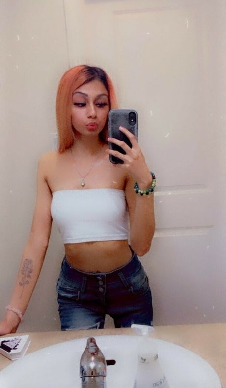 Bhavika Shah OnlyFans Lesbisch