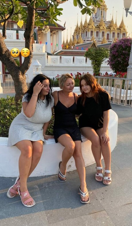 Caroline Moore XXX OnlyFans