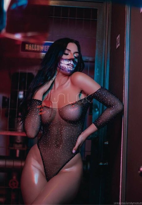 emilymatutt Leaks von OnlyFans