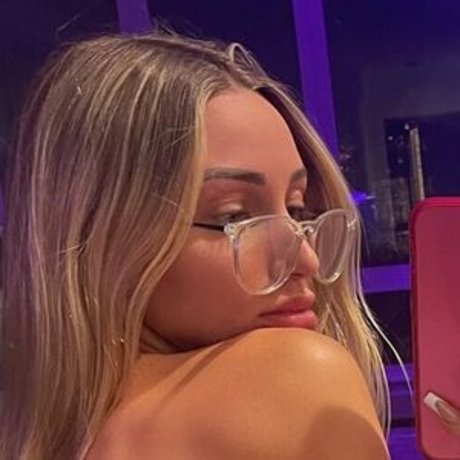 csarahhx Leaked OnlyFans Sextape