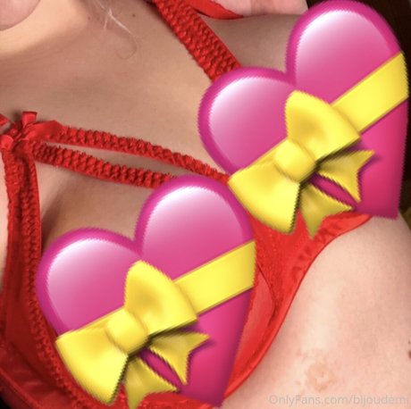 Bijou Demi Oben ohne OnlyFans