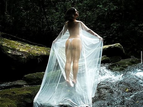 Malu Bastos OnlyFans Brüste Bild