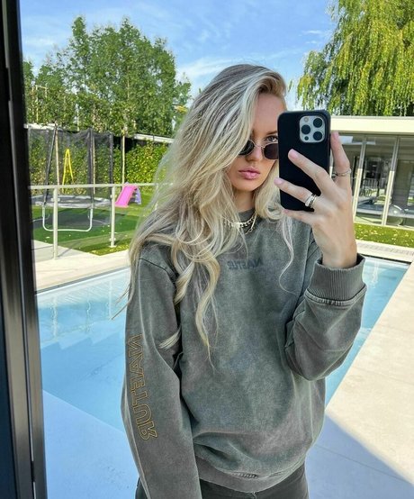 Romee Strijd Nacktbilder von OnlyFans