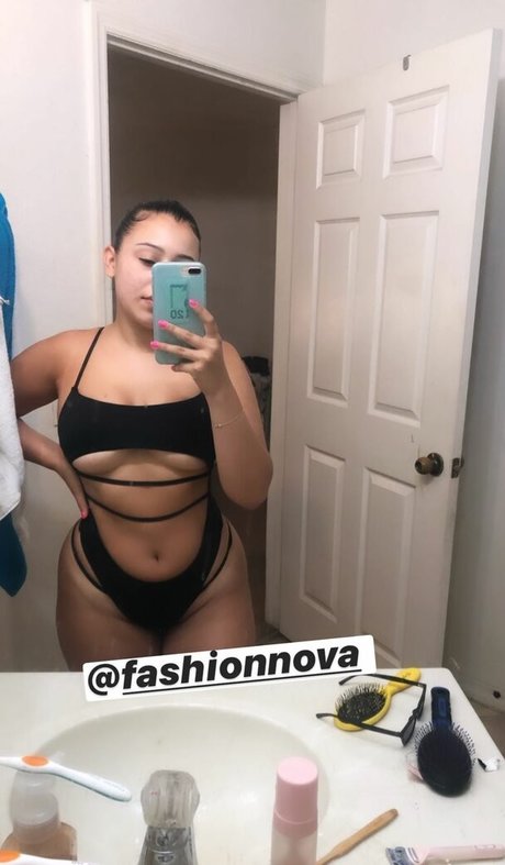 Victoriaines Nacktbilder von OnlyFans