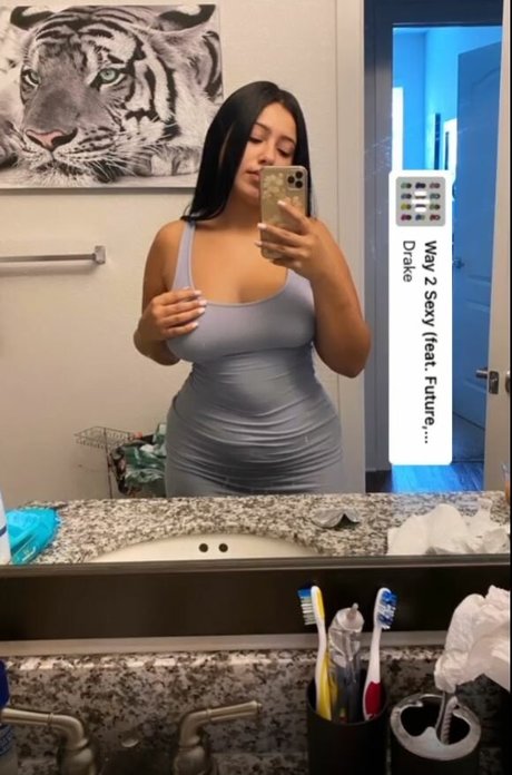 Victoriaines OnlyFans geleakte Brüste