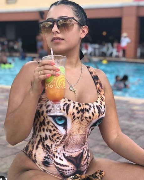 Victoriaines OnlyFans Leaks