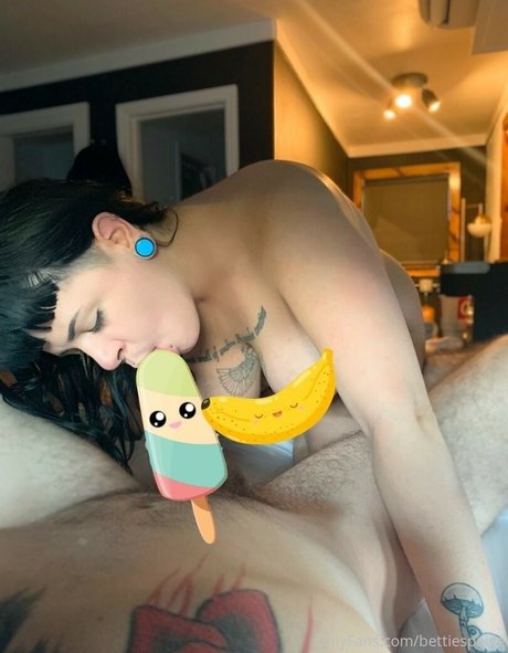 BettiesPaige OnlyFans NSFW