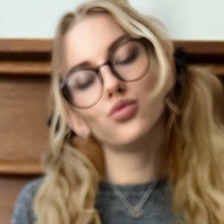 Goddesslexi Nackt auf OnlyFans