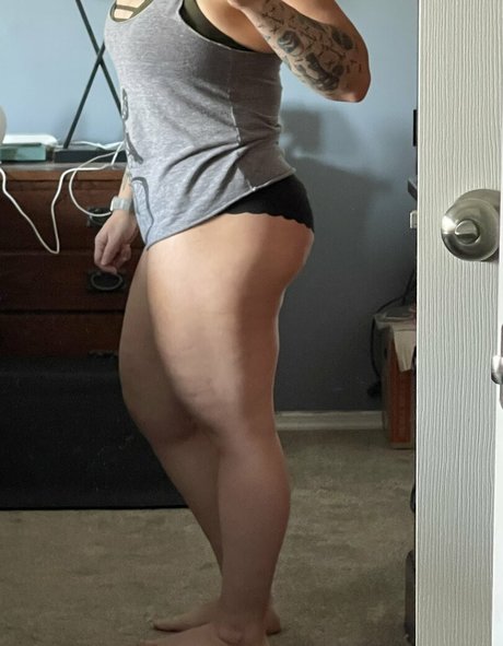 Holy Elle OnlyFans Nacktbilder geleakt